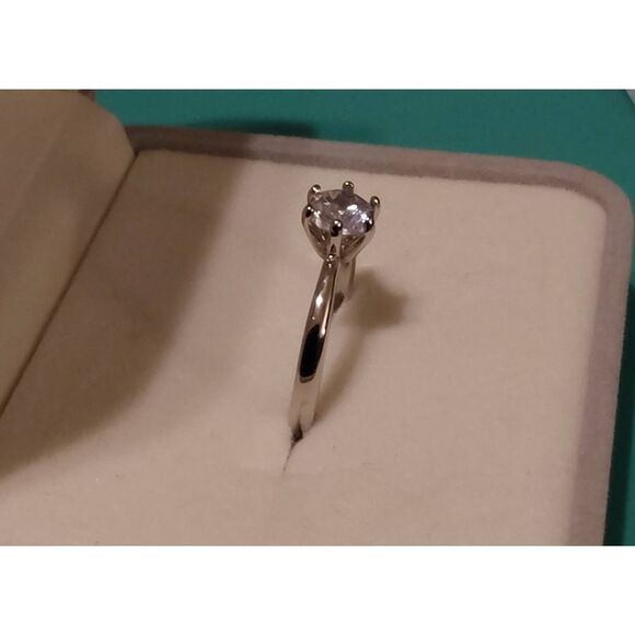 Gorgeous New 1 CT. Genuine Moissanite Solitaire Engagement Ring Sz 6~18KWGP - Picture 2 of 5